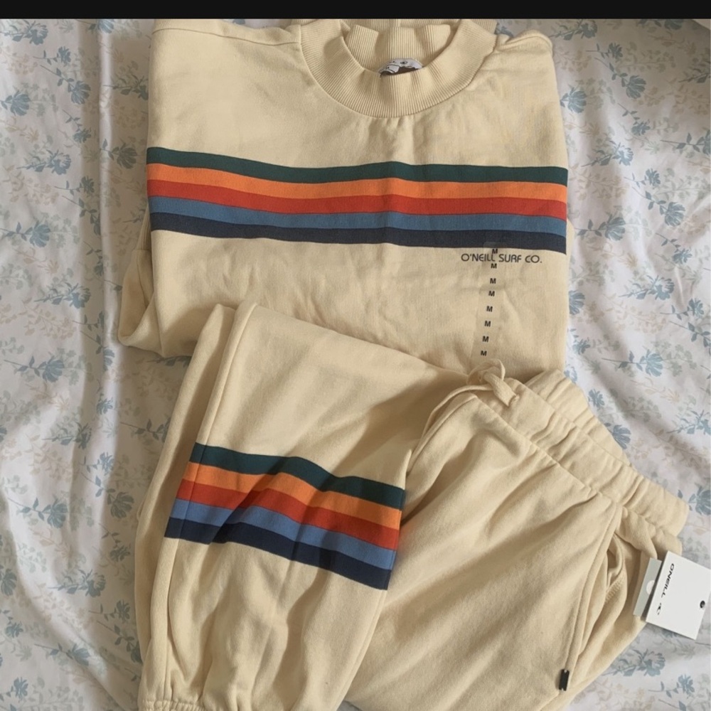 Brand sweatpant/cropped sweatshirt